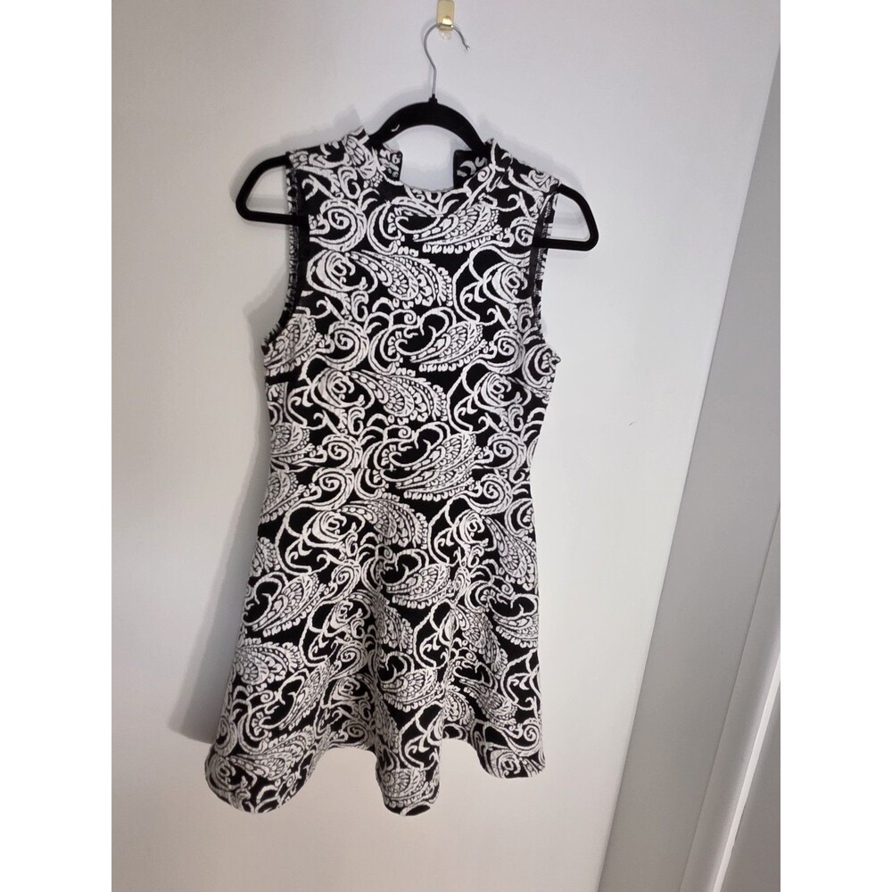 FOREVER 21 Black White Paisley Fit & Flare Short Sleeveless Dress Size M